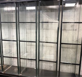 Vitrinas Ikea Detolf Negra.  Solo ENTREGA En mano