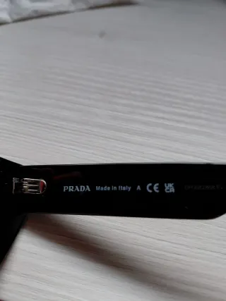 Gafas de sol Prada negras