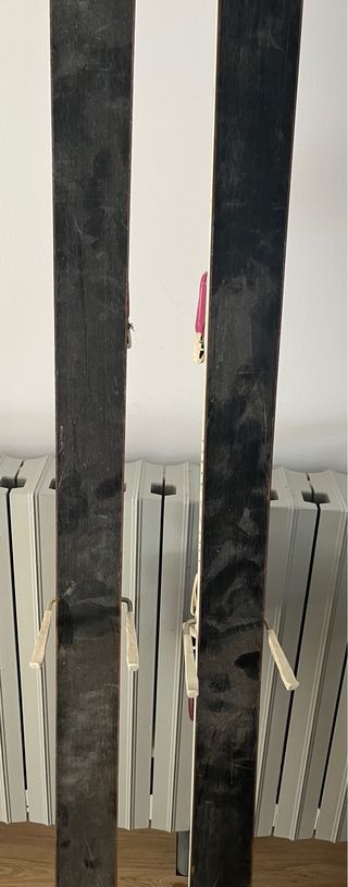 Esquís de alta gama antiguos