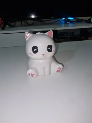 Portabrochas gato blanco y rosa Material cerámico