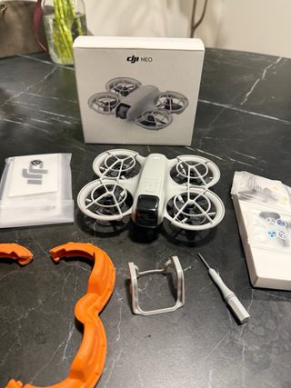 Dron DJI Neo
