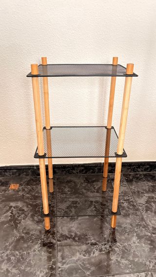 Estantería de bambú y metal negra