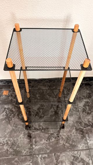 Estantería de bambú y metal negra