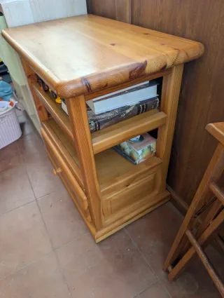 Mesita de salón de madera