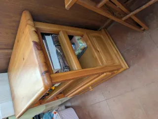 Mesita de salón de madera