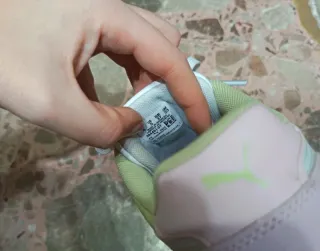 Scarpe Puma rosa e bianche