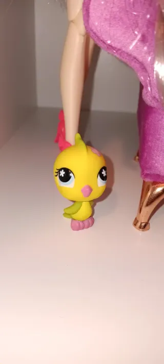 4 Muñecas + 4 Littlest Pet Shop