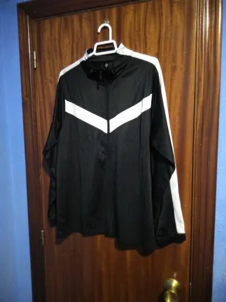 Chaqueta chándal negra y blanca Talla S