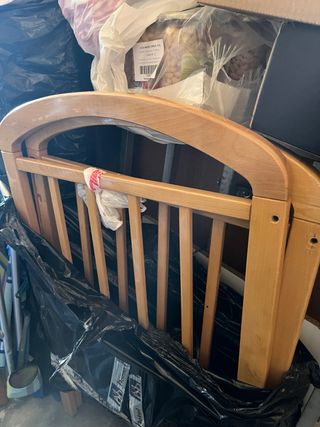 Cuna de madera para bebé