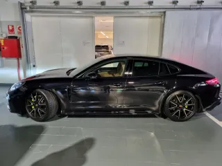 Porsche Panamera 4S