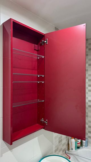 Muebles de baño IKEA rojo