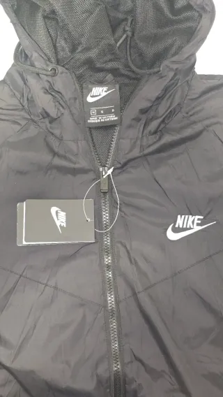 Chaqueta cortavientos Nike Negra