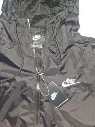 Chaqueta cortavientos Nike Negra