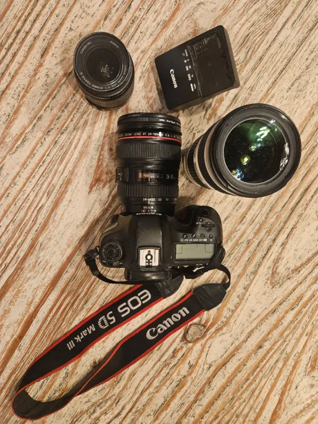 Canon EOS 5D Mark III + 3 Lentes + mochila