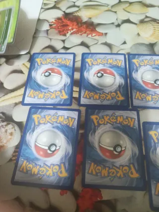Lote de Cartas Pokémon: Piplup, Charmander, Pawmi,
