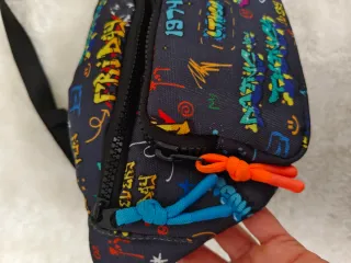 Riñonera Zara juvenil graffiti