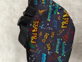 Riñonera Zara juvenil graffiti