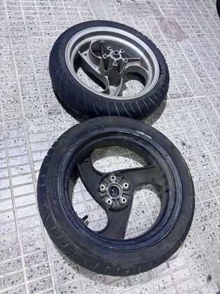 Llantas y Neumáticos Piaggio NRG