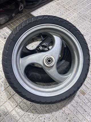 Llantas y Neumáticos Piaggio NRG