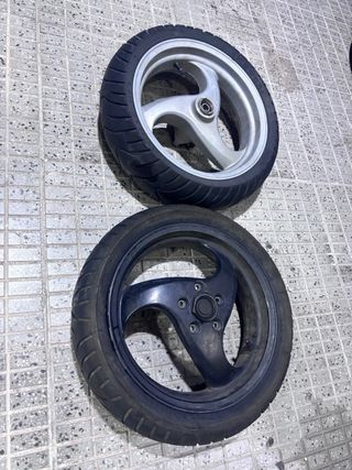Llantas y Neumáticos Piaggio NRG