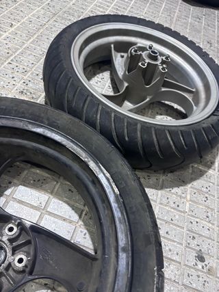 Llantas y Neumáticos Piaggio NRG