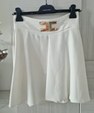 Gonna Elisabetta Franchi con logo dorato