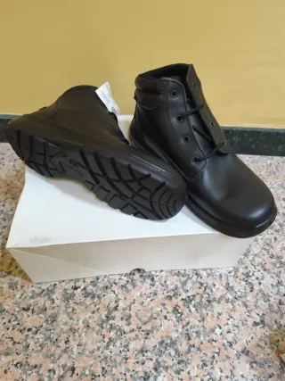 Botas negras de piel