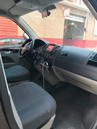 Volkswagen Transporter T5 2011