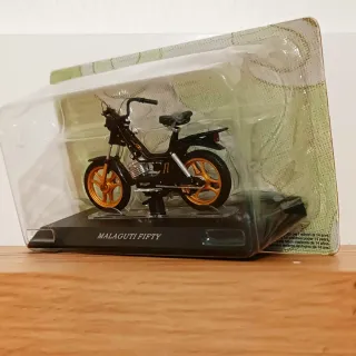 Miniatura Malaguti Fifty 1:18 - Nuevo Blister