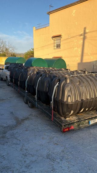 Fosa Séptica y Bidón de Agua