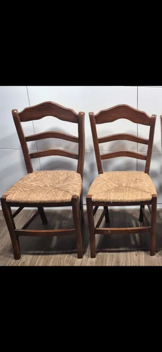 MESA MADERA EXTENSIBLE CON 4 SILLAS