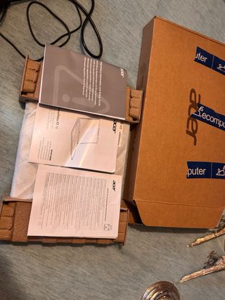 Portátil Acer sin estrenar nuevo vale 1000€