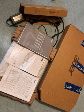 Portátil Acer sin estrenar nuevo vale 1000€