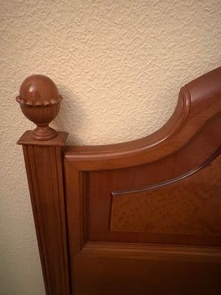 Cabecero de madera estilo clásico