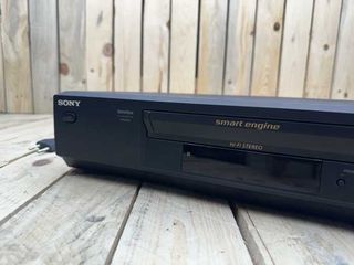 SONY VIDEO CASSETTE RECORDER SLV-SX720E