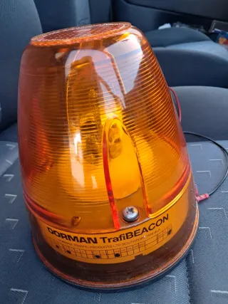 Luz rotativa ámbar 12V Dorman TrafiBEACON