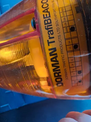 Luz rotativa ámbar 12V Dorman TrafiBEACON