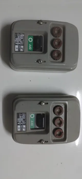 Interruptores trifásicos