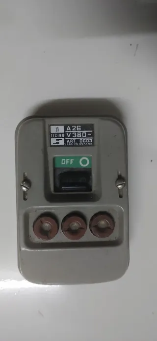 Interruptores trifásicos