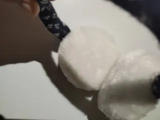 Paraorecchie invernali con fiocchi di neve