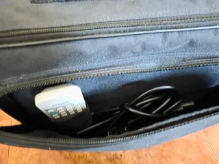 Proyector Epson EMP-81. Sin uso, en funda original