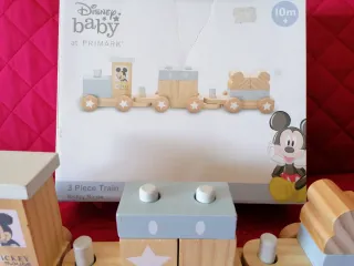 Trenino in legno con Mickey Mouse
