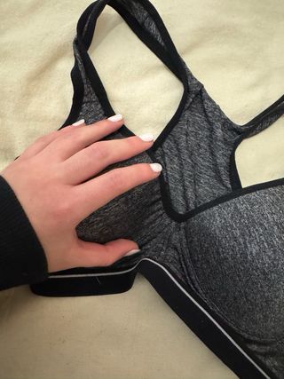 Sujetador deportivo gris