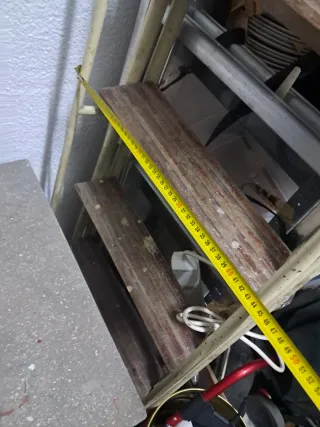 Escalera vintage metálica