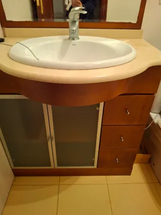Mueble de baño madera y cristal