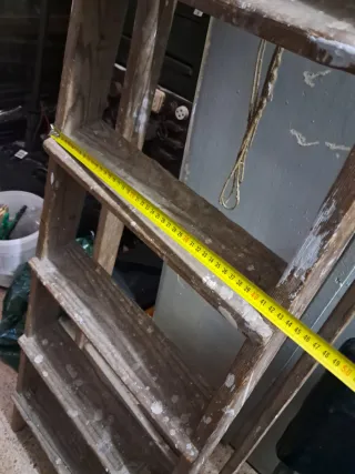 Escalera de madera antigua