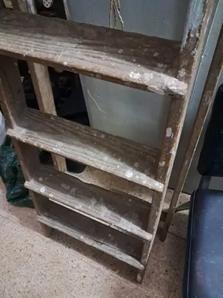 Escalera de madera antigua