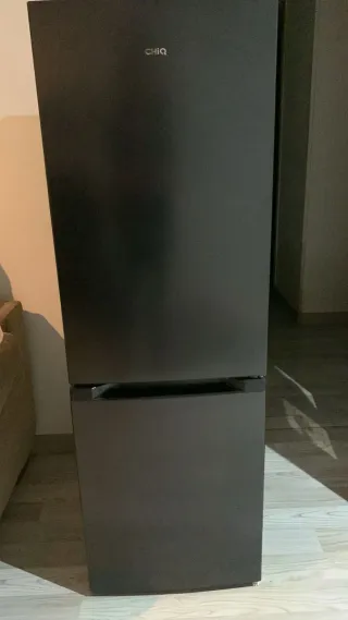 Frigorífico CHIQ negro.42 ancho,42 fondo y 142 alt