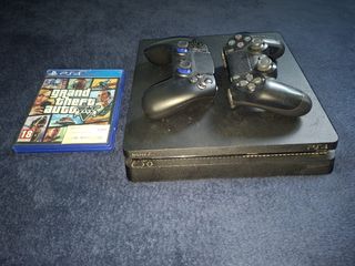 PS4 (PlayStation 4) Negra + GTA V