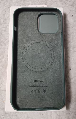 Custodia iPhone 13 Pro Max in silicone MagSafe